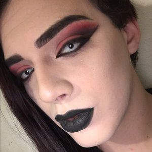 Meet your Posher, Casey